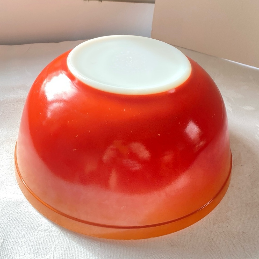 PYREX Flameglo Red Orange Ombré #403 Mixing Bowl